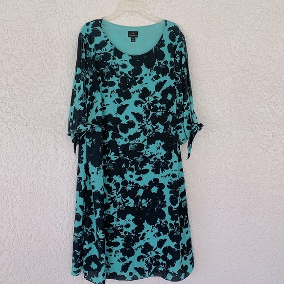 Worthington Dresses & Skirts - Worthington lined dress with open cut outs sleeves size XL